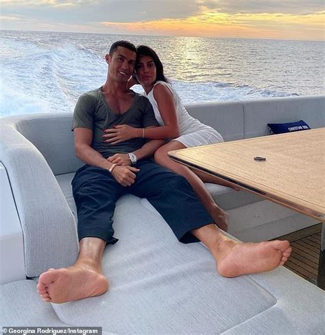 Cristiano Ronaldo, Georgina Rodriguez enjoy their time on beach